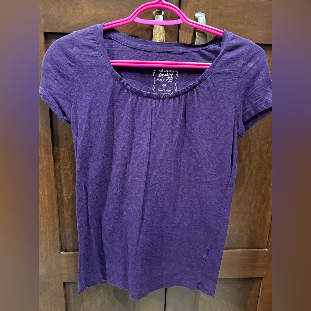 Revolution Ricki’s Rich Purple Short Sleeve Top size small